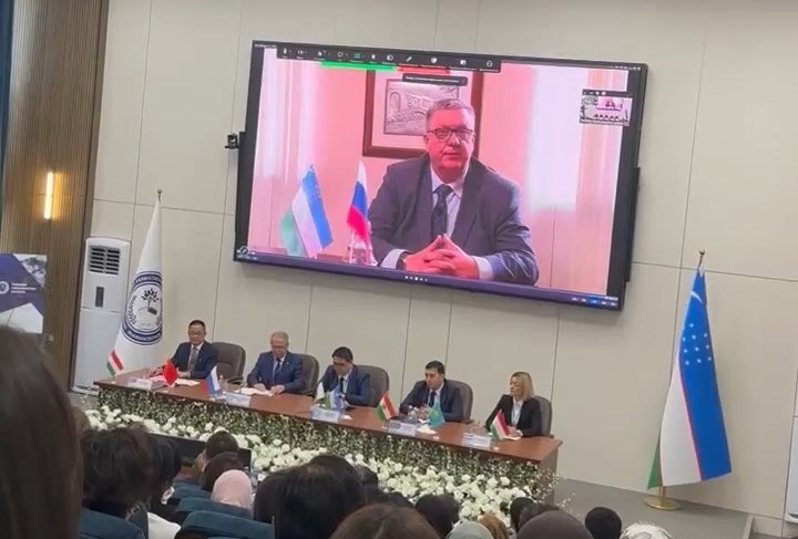 Приветственное слово Наркевич И.А.mp4_snapshot_00.14.595.jpg